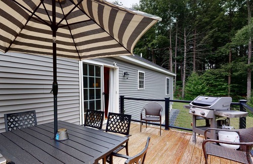 Sunderland House | Secluded mountain retreat with fast WiFi, central AC, washer/dryer, & a firepit