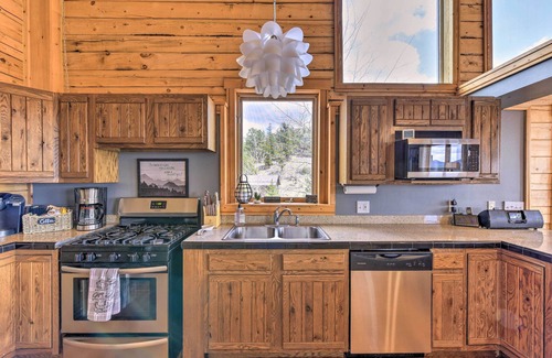 Cotopaxi Cabin | Idyllic Mountain Retreat with Spa and Scenic Views