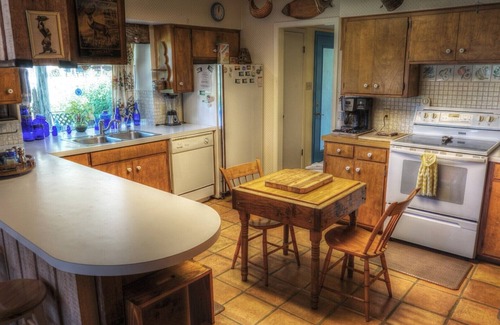 Uvalde House | Idyllic Ranch Retreat: Nature Trails & Family Amenities