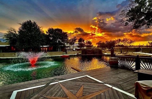 Solomon House | Tranquil Retreat in the Desert with Spa and Breakfast