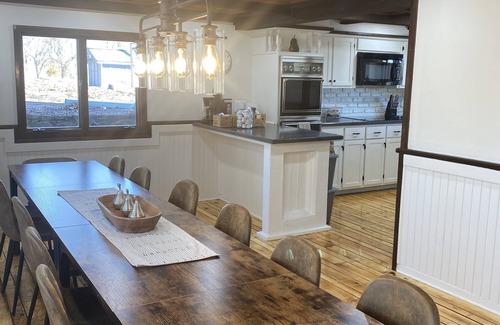 Cassville House | Renovated Retreat: Secluded 6 Acres with Beautiful Views