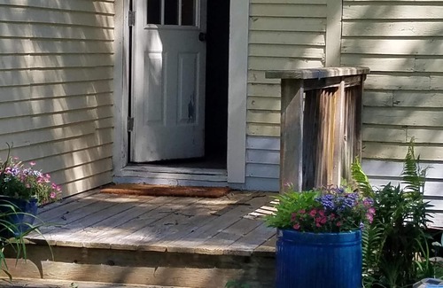 Drewsville Apartment | Secluded Paradise: Private 1st Floor Apt with Ocean View