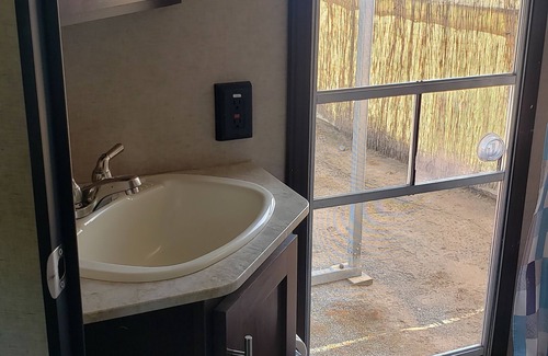 Clovis House | Peaceful Secluded Getaway with Pool, Spa & Pet-Friendly Perks
