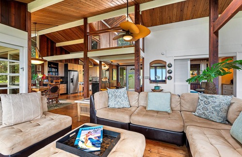 Holualoa House | Idyllic Ocean View Retreat: Pool & Family-Friendly Amenities