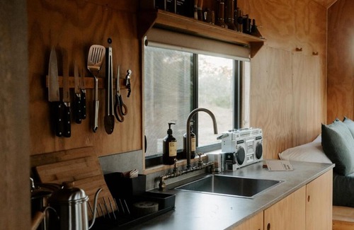 Flinders Lakes House | Secluded & Pet Friendly Cabin Deep in Nature - Zerya