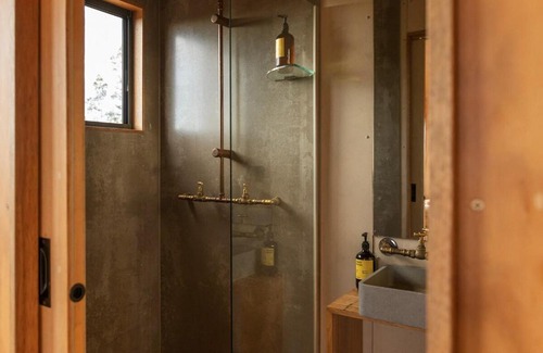 Flinders Lakes House | Secluded & Pet Friendly Cabin Deep in Nature - Zerya