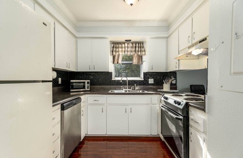River Mountain Condo | Inviting Pleasant Valley Hideout with Breakfast Included