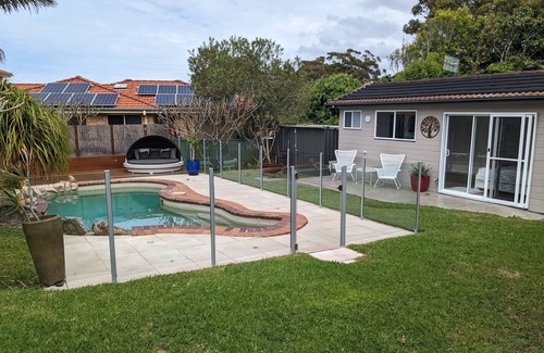 Shelly Beach Cabin | Exclusive Pool House Retreat Near Shelly Beach - 10/10 Rated