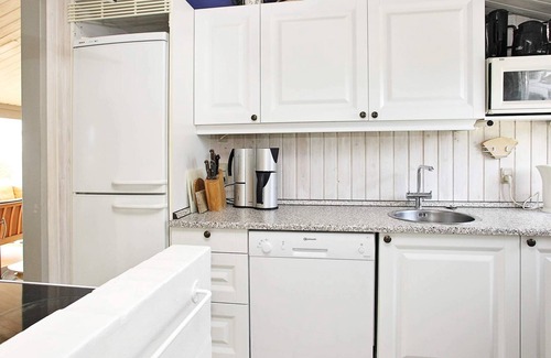 Skiveren House | Ideal Holiday Home for 10 in Albaek with Pool & Breakfast