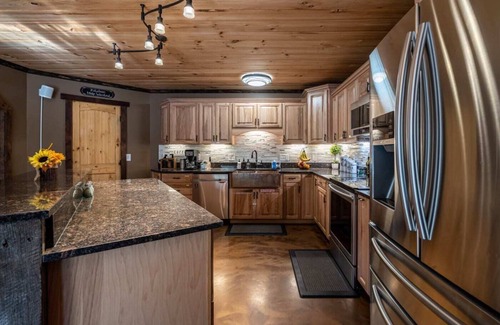 Ste Genevieve House | Private Cabin Retreat with Pool, Hot Tub & Fireplace