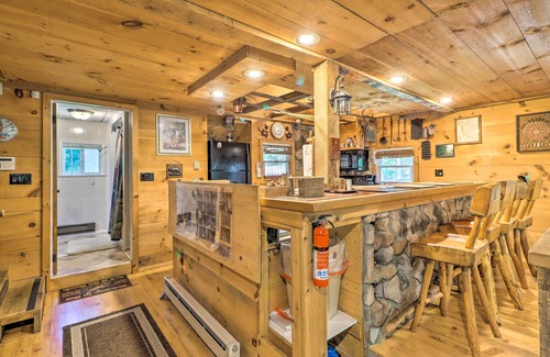 Kunkletown Cabin | Relaxing Pocono Mountain Cabin Retreat with Hot Tub Access