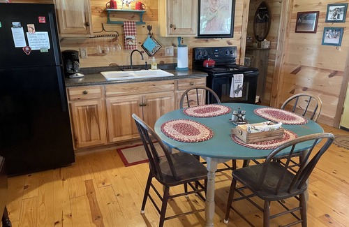Utopia Cabin | Idyllic Cabin Retreat on 1000 Acre Ranch with Pool & Pets
