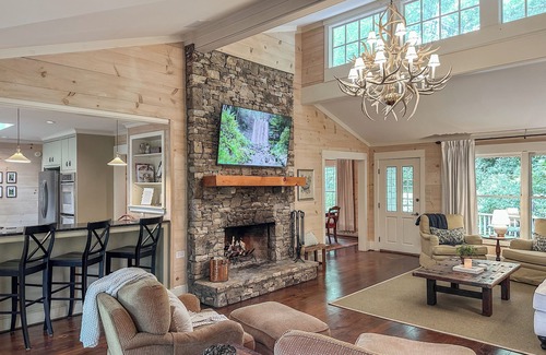 Highlands Hills House | Charming Getaway: Chef's Kitchen, Pool & 9.8/10 Rating