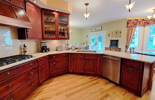 Three Oaks House | Guest Rated: 10/10 Home with Heated Pool & Ocean Views