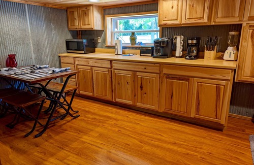 Murfreesboro Cabin | Tranquil Riverfront Getaway with Kitchen and Family-Friendly Vibe