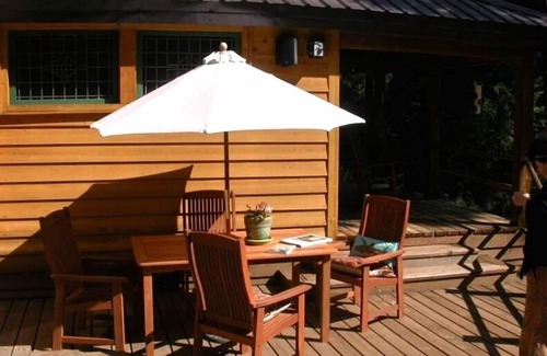 Darby House | Discover the Tailwater House: A Riverfront Retreat Awaits