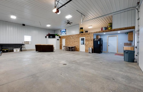Rowley House | Relaxing Rowley Retreat by Wapsipinicon River