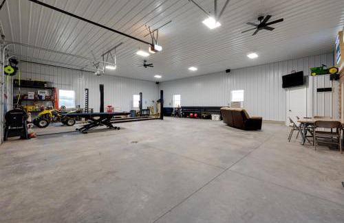 Rowley House | Relaxing Rowley Retreat by Wapsipinicon River