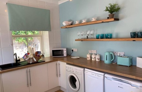 Rothesay Cottage | Private Hot Tub & Seaview Cottage for an Unforgettable Stay