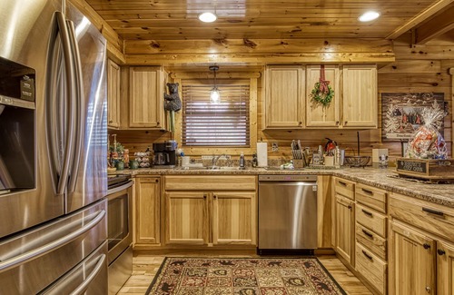 Gatlinburg - Pigeon Forge Cabin | Cozy Cabin Retreat in the Great Smoky Mountains - 10/10 Rating