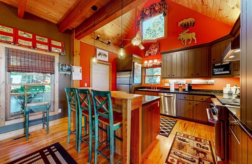 Clyde House | Secluded Smoky Mountain Retreat with Hot Tub & Stunning Views