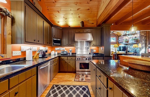 Clyde House | Secluded Smoky Mountain Retreat with Hot Tub & Stunning Views