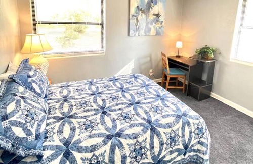 Arlington House | Secluded 4BR Family Retreat with Self-Check-In & Wifi