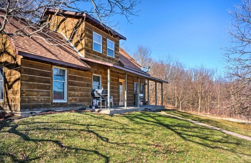 Bellevue House | Cozy Spragueville Cabin Near ATV Trails & River Escape