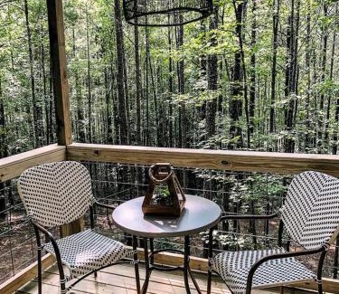 Crane Hill House | Secluded Treehouse Rental Ideal for Glamping in Alabama