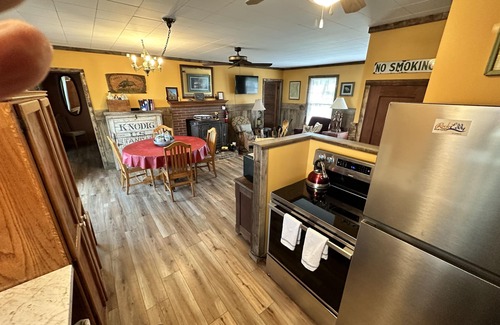 Dixon Cottage | Pet-Friendly Turkey Ridge Cottage Above The River, Rated 9.8