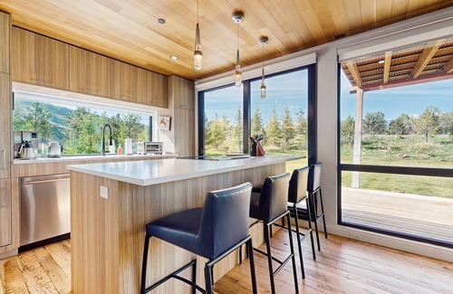 Carbondale House | Unique Home with Deck, Mountain View & Spa Amenities