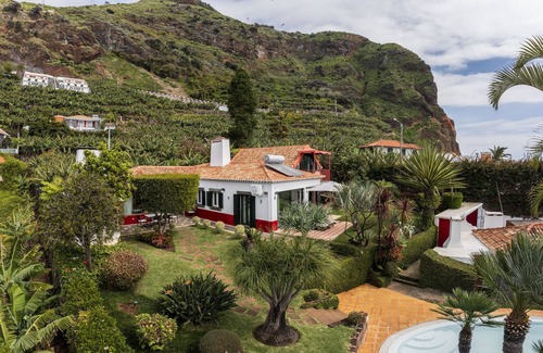 Arco da Calheta Villa | Idyllic Villa Mar I in Tropical Garden with Ocean View