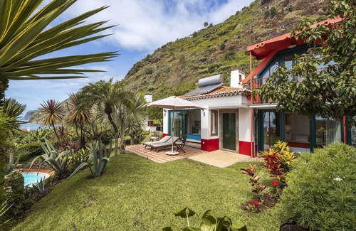 Arco da Calheta Villa | Idyllic Villa Mar I in Tropical Garden with Ocean View