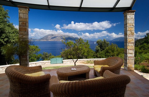 Aetos Villa | Idyllic Villa with Oceanfront Views and Spa Amenities