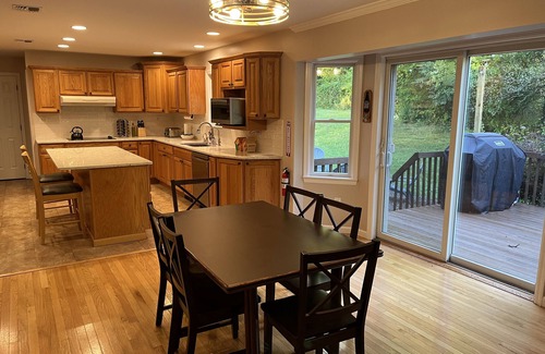 Warwick House | Tranquil Warwick Retreat with Spa and Hot Tub by Winery