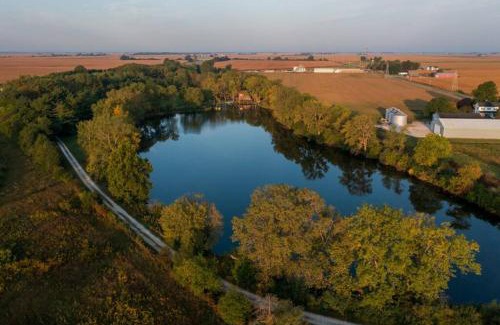 Penfield Ski Chalet | Charming Chalets in IL, USA - Oceanfront & Pet Friendly