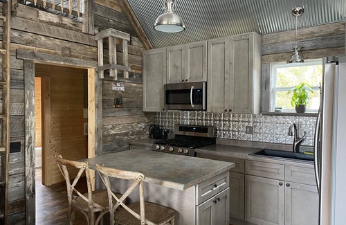 Jackson Cabin | Picturesque Retreat with Scenic Views Across Three States