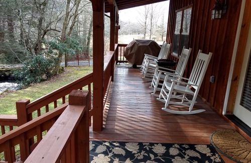 Damascus Cabin | Idyllic Retreat by Bold Creek with Pool & Pet-Friendly Stays
