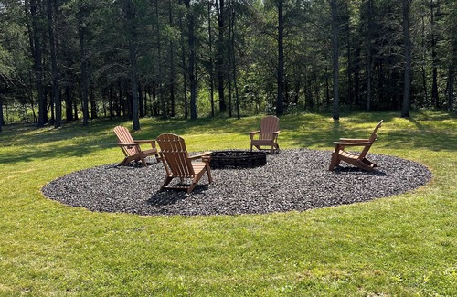 Two Harbors Cottage | Idyllic Wooded Cottage with Fast Wi-Fi & Trails Nearby