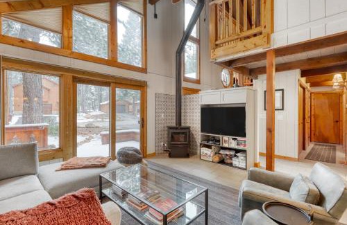 Truckee House | Stylish Seclusion with Pool & Hot Tub - 10/10 Guest Rated