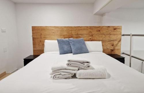 Adelfas Apartment | Stylish Loft Near Metro Pacífico with Child-Friendly Amenities
