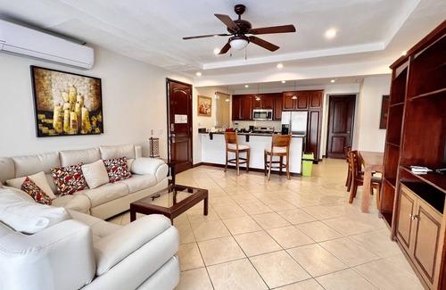 Jaco Condo | Poolside Luxury Condo: Guest Rated 10/10 with Spa & Hot Tub