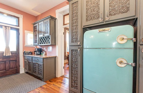 Washington House | Elegant Second Floor Suite with Private Pool & Spa Access