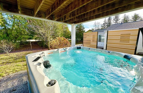 Beulah Apartment | Ideal Getaway Near Downtown Beulah & Crystal Lake Fun