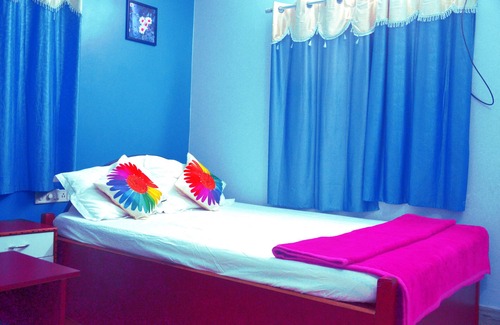 Patia House | Discover Comfort at Second Home Guest House with Pool & Spa