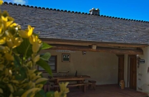 Serantes Cottage | Cozy SECOND Apartment with Ocean View for 4 Guests