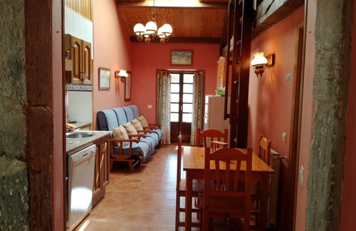 Serantes Cottage | Cozy SECOND Apartment with Ocean View for 4 Guests