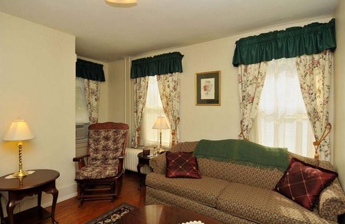 Clearfield Apartment | Exceptional Stay at Second Street Suite with Breakfast Included