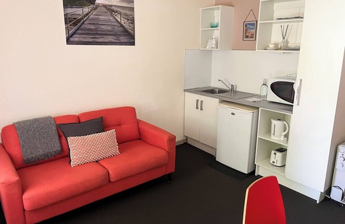 Second Valley Hotel | Cozy Second Valley Cottages with Breakfast & Family Amenities