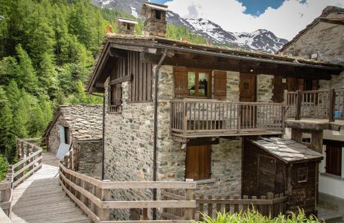 Valgrisenche Apartment | Discover Seconda Stella a Destra: Pet & Child Friendly Stay